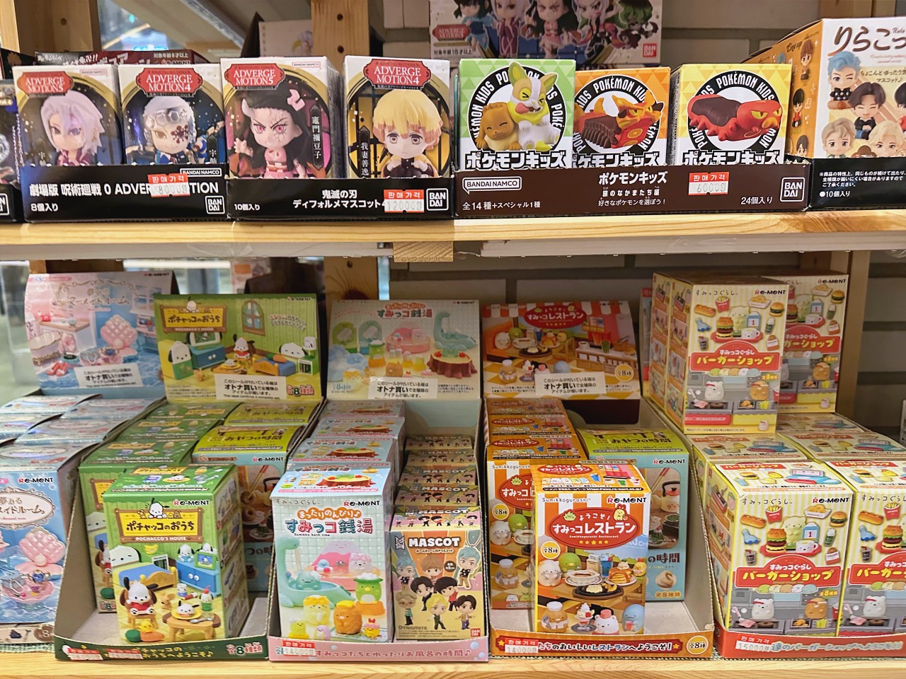 韓國首爾必吃「鳳雛燉雞鐘路店」正宗安東醬油燉煮的大盤雞，醬汁拌飯超迷人寬粉香Q帶勁