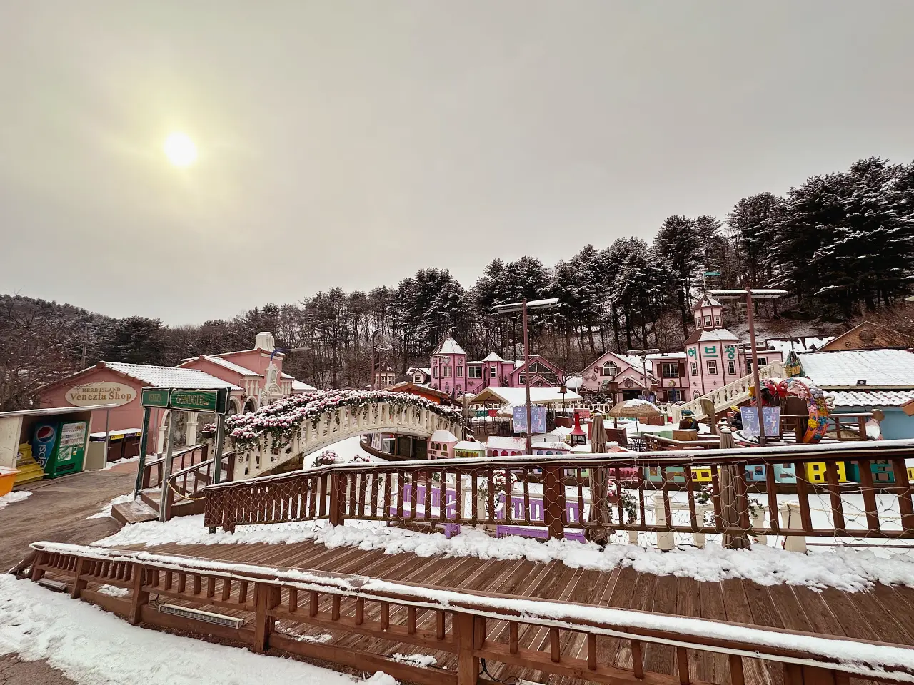 香草島樂園 首爾一日遊景點推薦,韓國最大香草植物園白雪皚皚超級浪漫(交通、票價) 香草島樂園 首爾一日遊景點推薦,韓國最大香草植物園白雪皚皚超級浪漫(交通、票價)