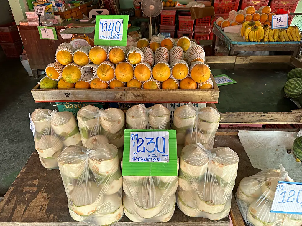 清邁水果市場 清邁水果一條街Muang Mai Market，24小時不打烊一起來當水果大富翁