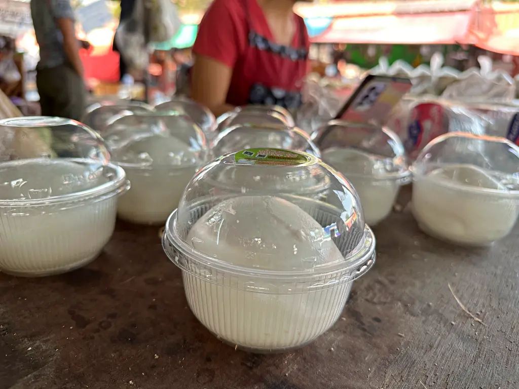 清邁水果市場 清邁水果一條街Muang Mai Market，24小時不打烊一起來當水果大富翁