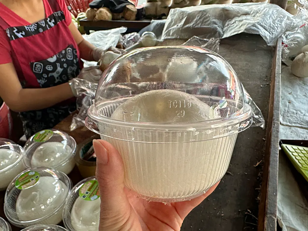 清邁水果市場 清邁水果一條街Muang Mai Market，24小時不打烊一起來當水果大富翁