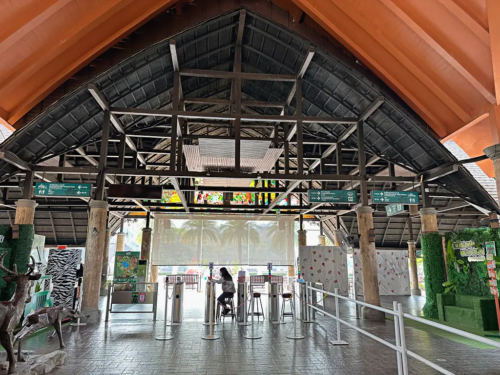 清邁景點「清邁夜間動物園」Chiang Mai Night Safari,下午入園就可以玩到晚上最佳行程攻略看這篇 清邁景點「清邁夜間動物園」Chiang Mai Night Safari,下午入園就可以玩到晚上最佳行程攻略看這篇