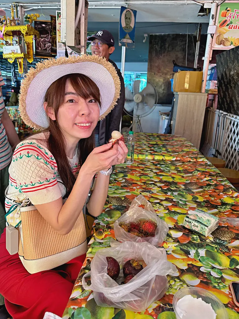 清邁水果市場 清邁水果一條街Muang Mai Market，24小時不打烊一起來當水果大富翁