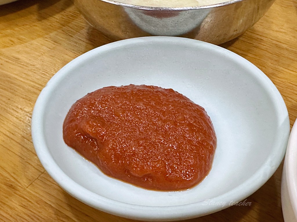 釜山人蔘雞 南浦蔘雞湯 一甲子老店人蔘雞湯新鮮泡菜無限吃（菜單）