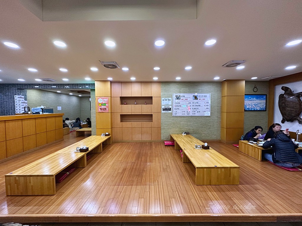 釜山人蔘雞 南浦蔘雞湯 一甲子老店人蔘雞湯新鮮泡菜無限吃（菜單）