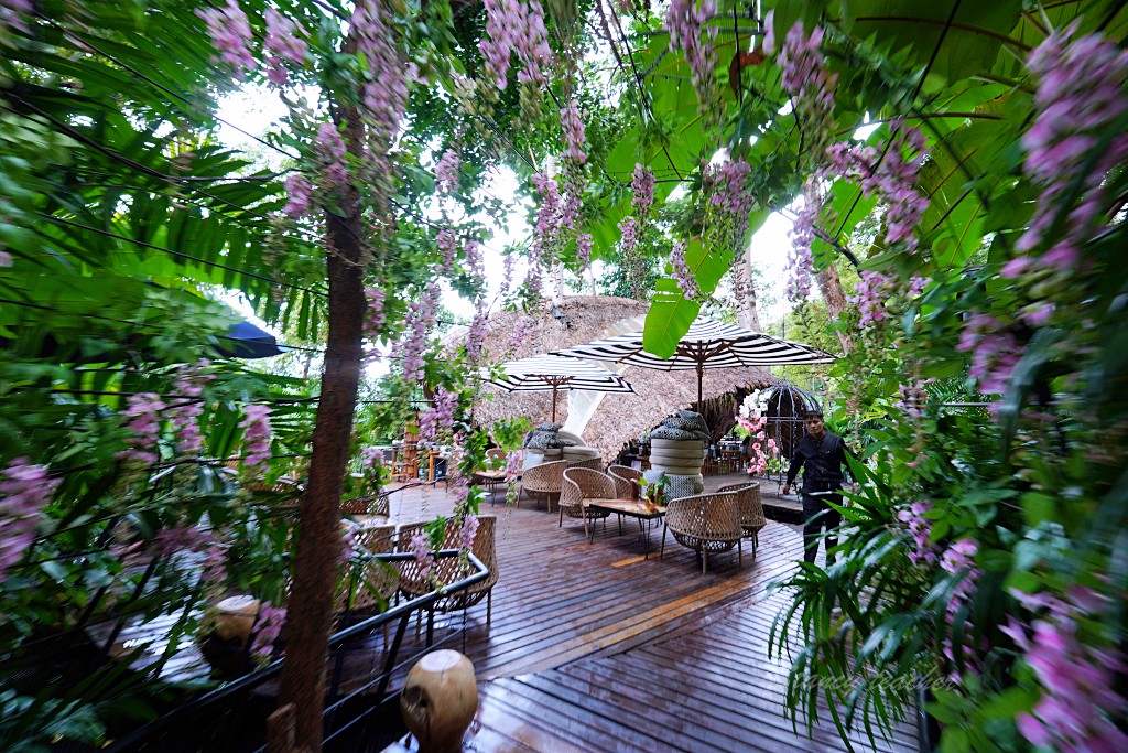 普吉島森林系網美咖啡「三隻猴子餐廳Three Monkeys Restaurant」廳夢幻泡泡屋叢林樹屋貴婦下午茶超好拍