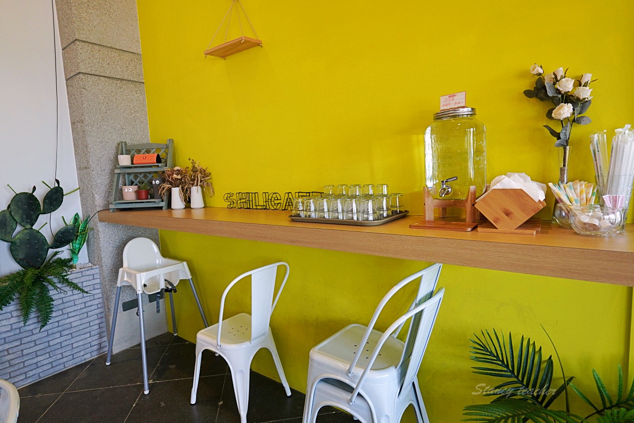 時咖啡 SHILICAFE｜澎湖寵物友善海景咖啡廳待在冷氣房就可以欣賞藍天白雲浪花海景
