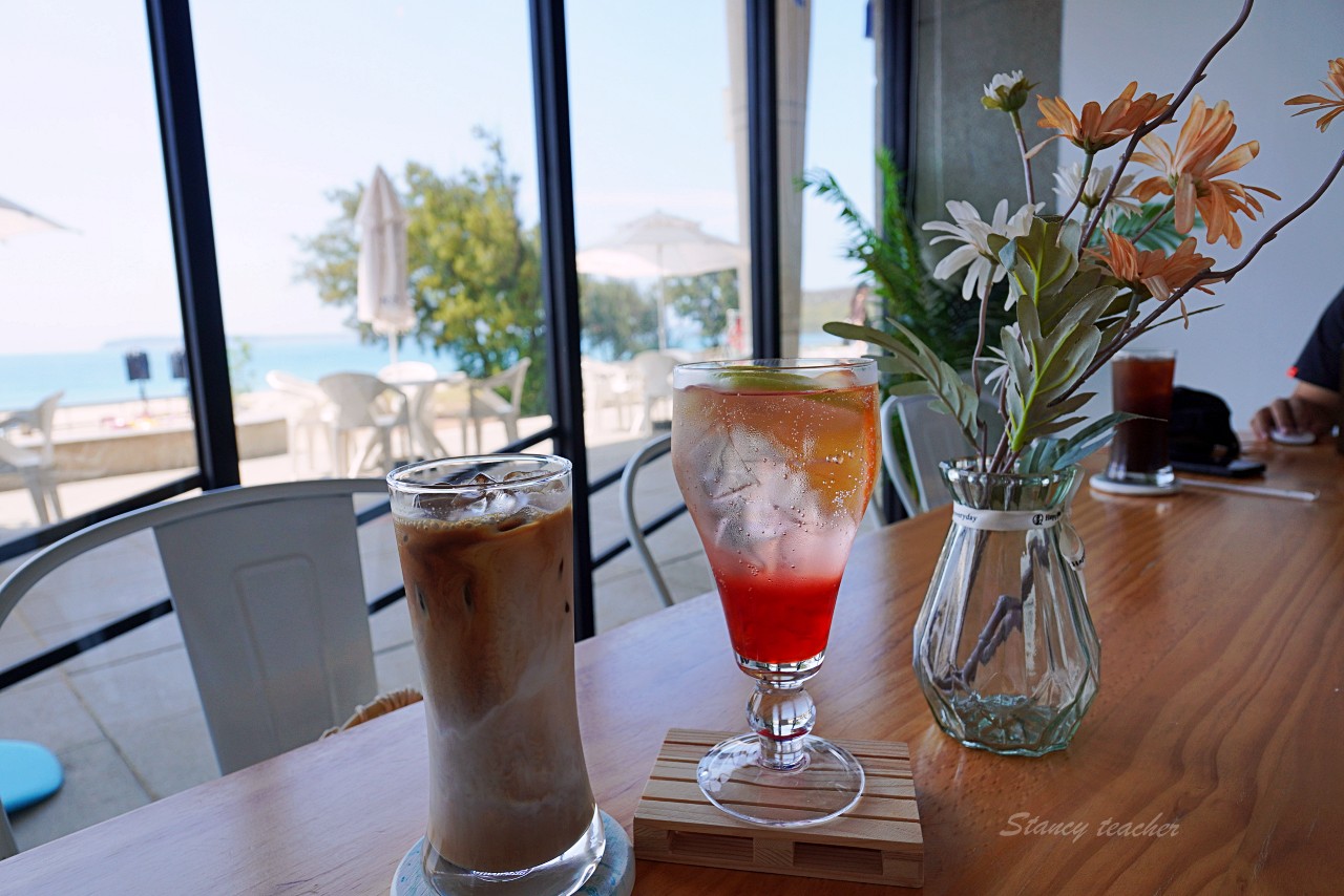 時咖啡 SHILICAFE｜澎湖寵物友善海景咖啡廳待在冷氣房就可以欣賞藍天白雲浪花海景
