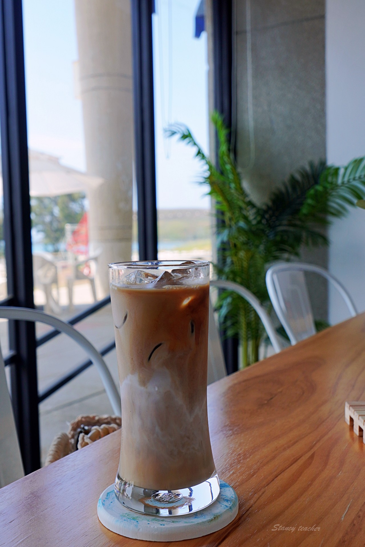 時咖啡 SHILICAFE｜澎湖寵物友善海景咖啡廳待在冷氣房就可以欣賞藍天白雲浪花海景