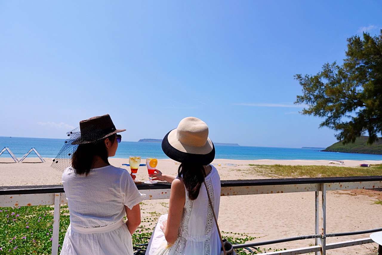 時咖啡 SHILICAFE｜澎湖寵物友善海景咖啡廳待在冷氣房就可以欣賞藍天白雲浪花海景
