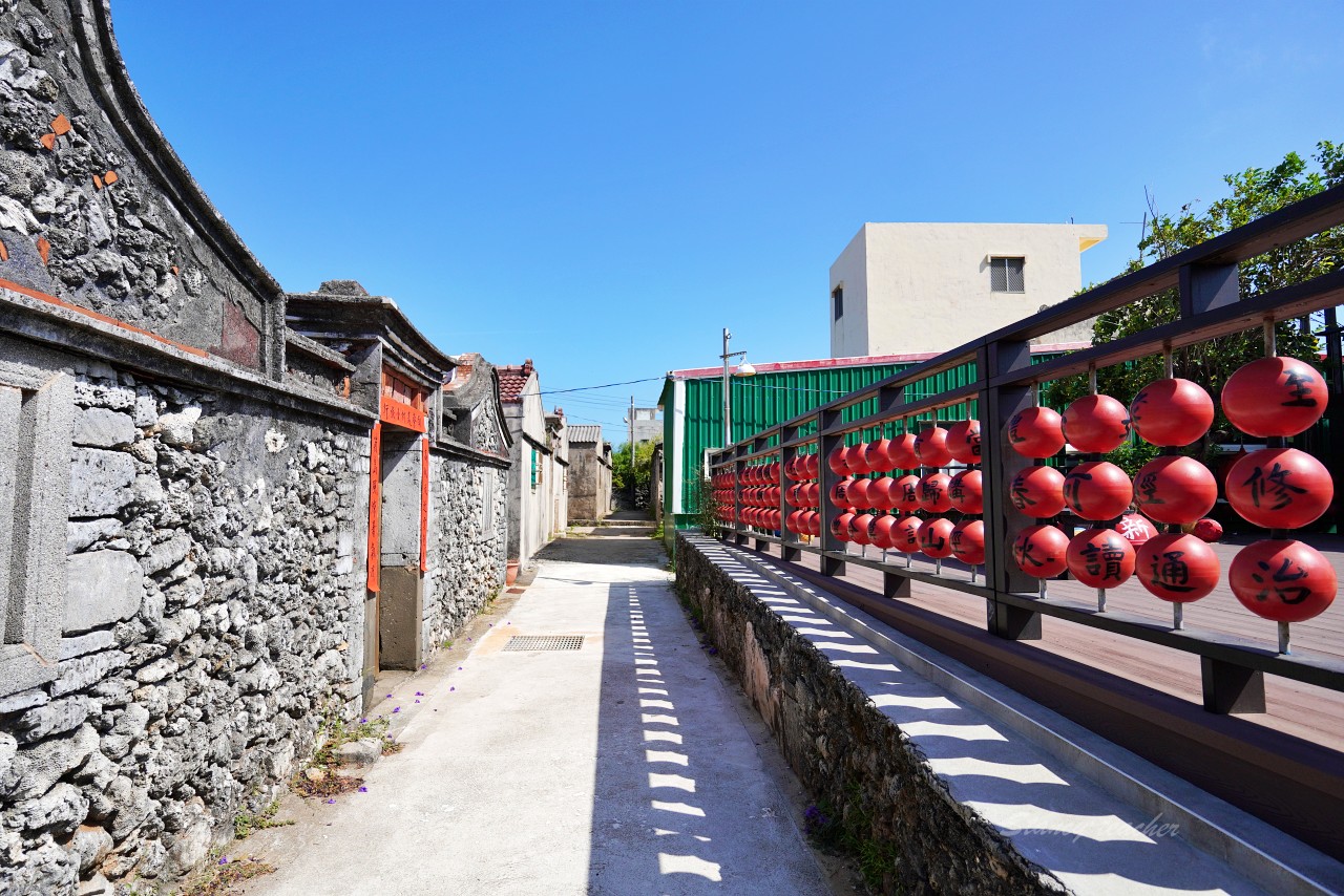 澎湖景點｜湖西鄉南寮古厝南寮浮球秘，色彩繽紛IG打卡景超可愛的雞母狗菜園兒時回憶湧上心頭