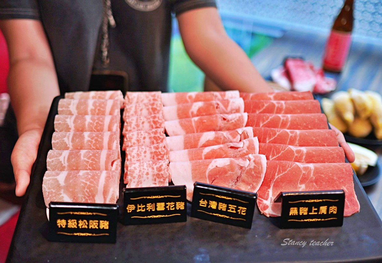 信義區美食｜辛巴適麻辣鍋 台北麻辣鍋吃到飽，燒酒蝦泰國蝦吃到飽，全台首創金色三麥蜂蜜啤酒喝到爽