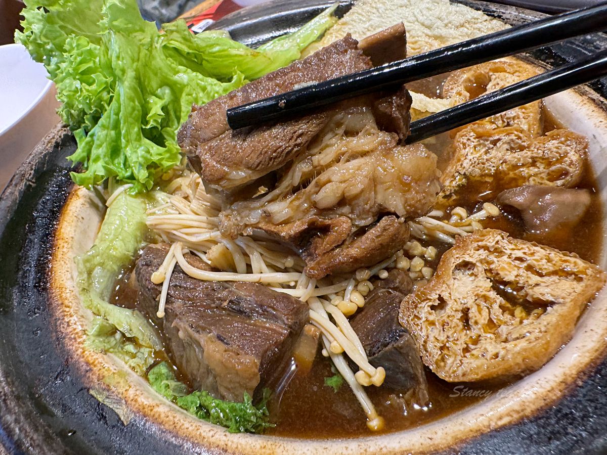 新加坡美食必吃｜Vivo city怡豐城大食代美食街豐香肉骨茶在新加坡也能吃到馬來西亞肉骨茶