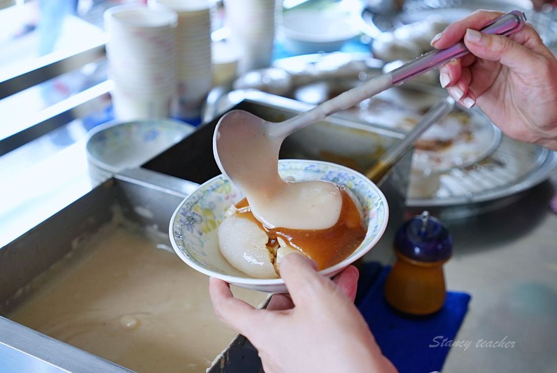 南投埔里美食，菊肉圓，一圓三吃超過癮，最後加大骨高湯整碗吃得連渣都不剩