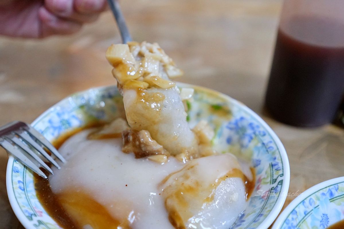 南投埔里美食，菊肉圓，一圓三吃超過癮，最後加大骨高湯整碗吃得連渣都不剩