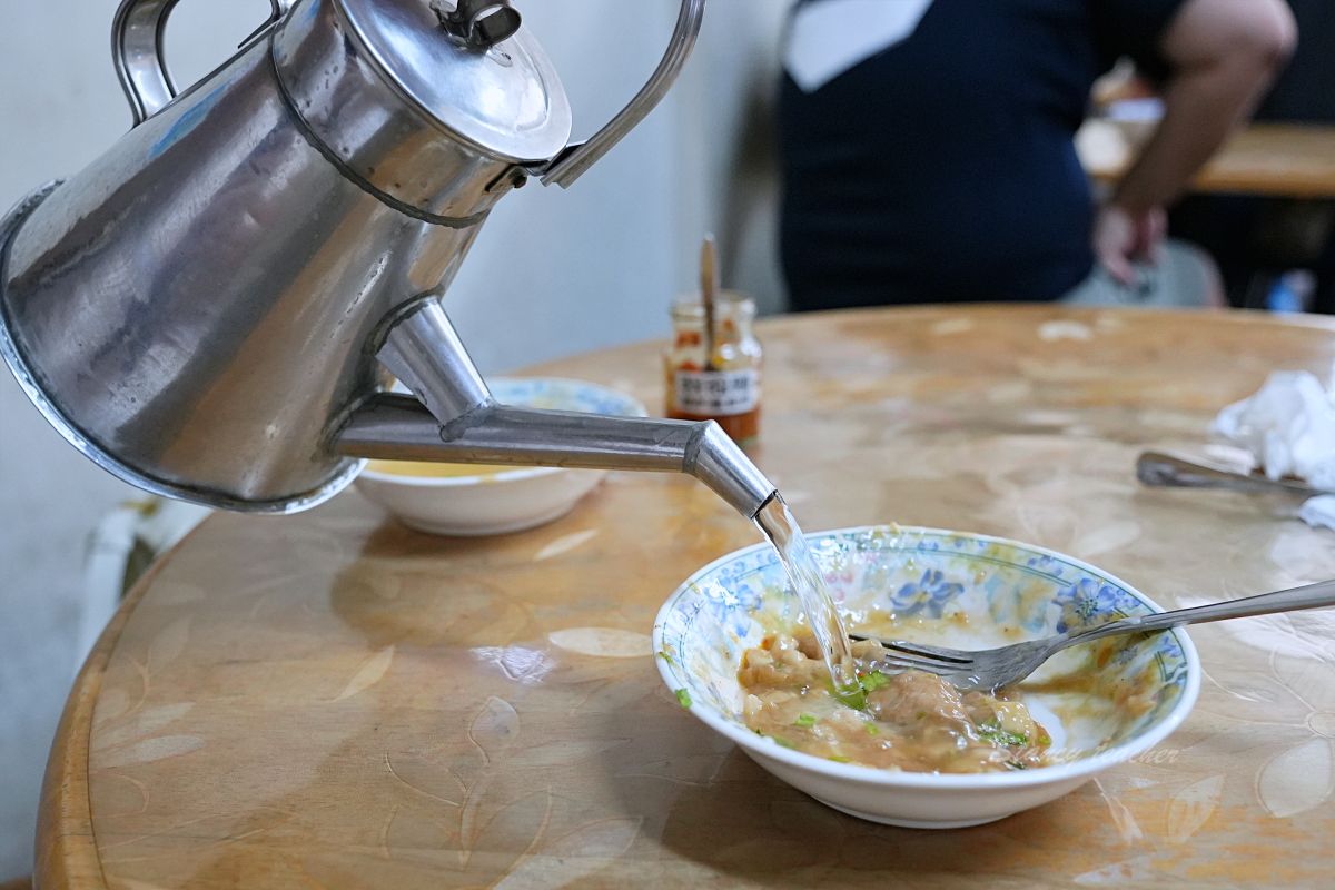 南投埔里美食，菊肉圓，一圓三吃超過癮，最後加大骨高湯整碗吃得連渣都不剩