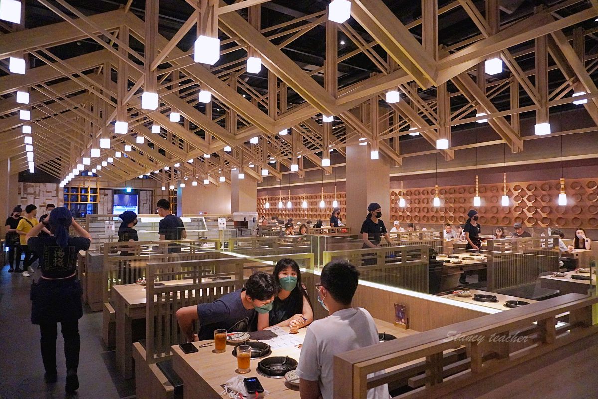 湯棧公益店｜台中公益路火鍋怎麼點？麻油雞鍋、剝皮辣椒鍋與宵夜心得