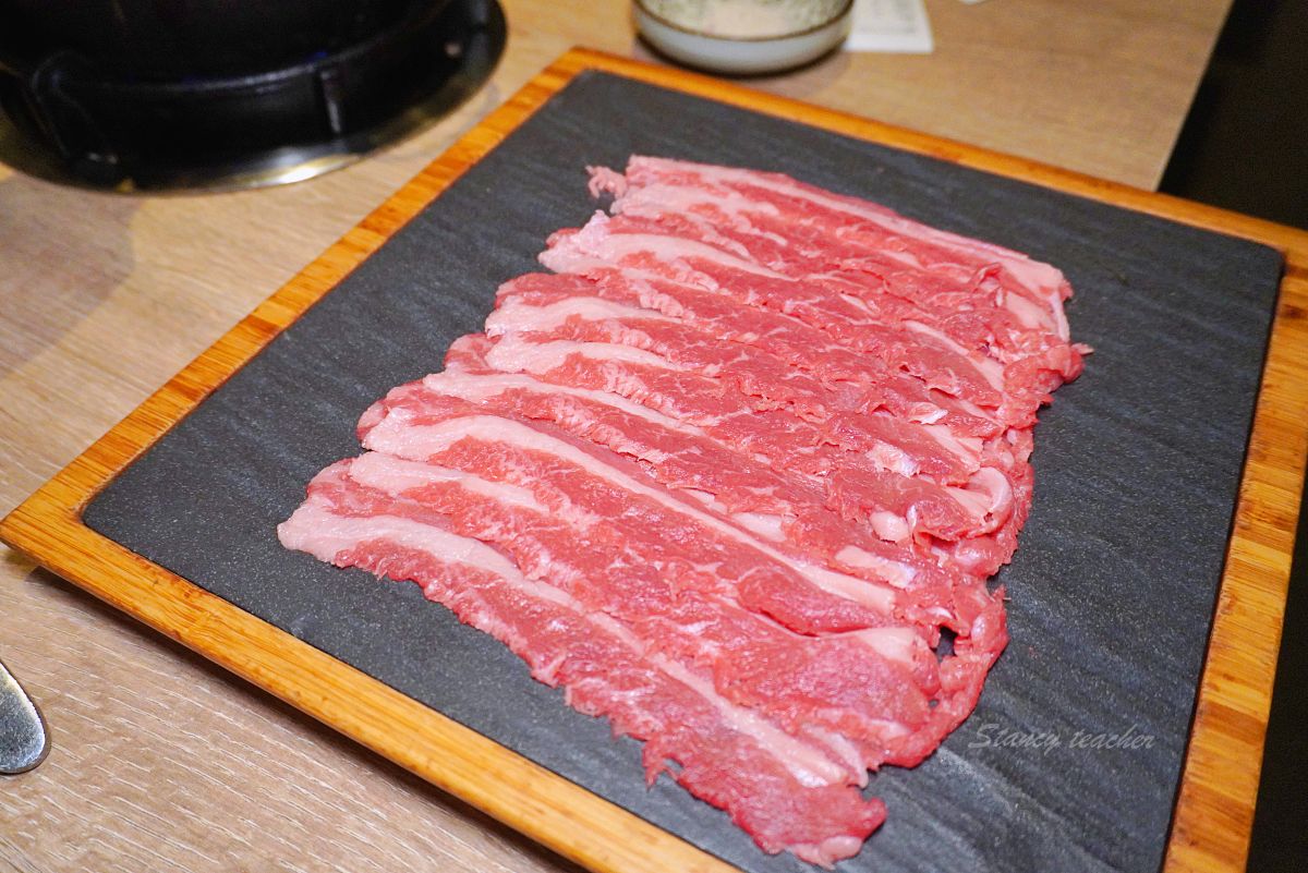 湯棧公益店｜台中公益路火鍋怎麼點？麻油雞鍋、剝皮辣椒鍋與宵夜心得
