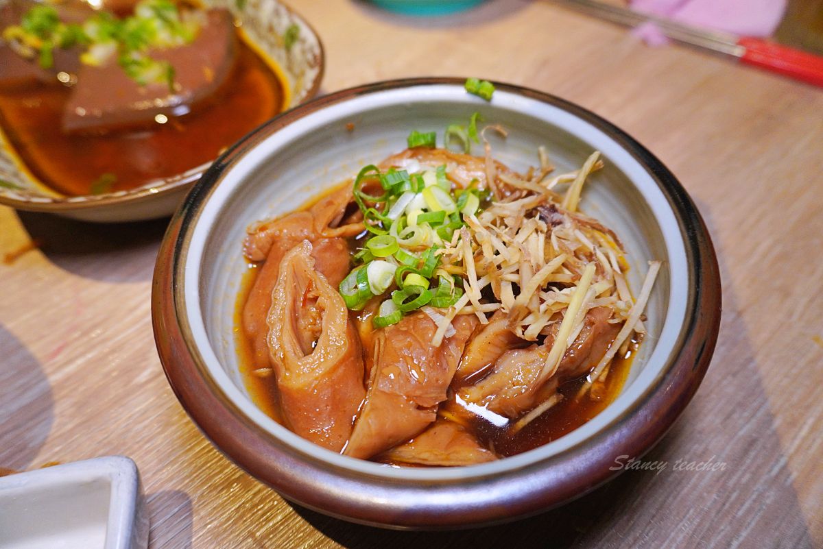 湯棧公益店｜台中公益路火鍋怎麼點？麻油雞鍋、剝皮辣椒鍋與宵夜心得