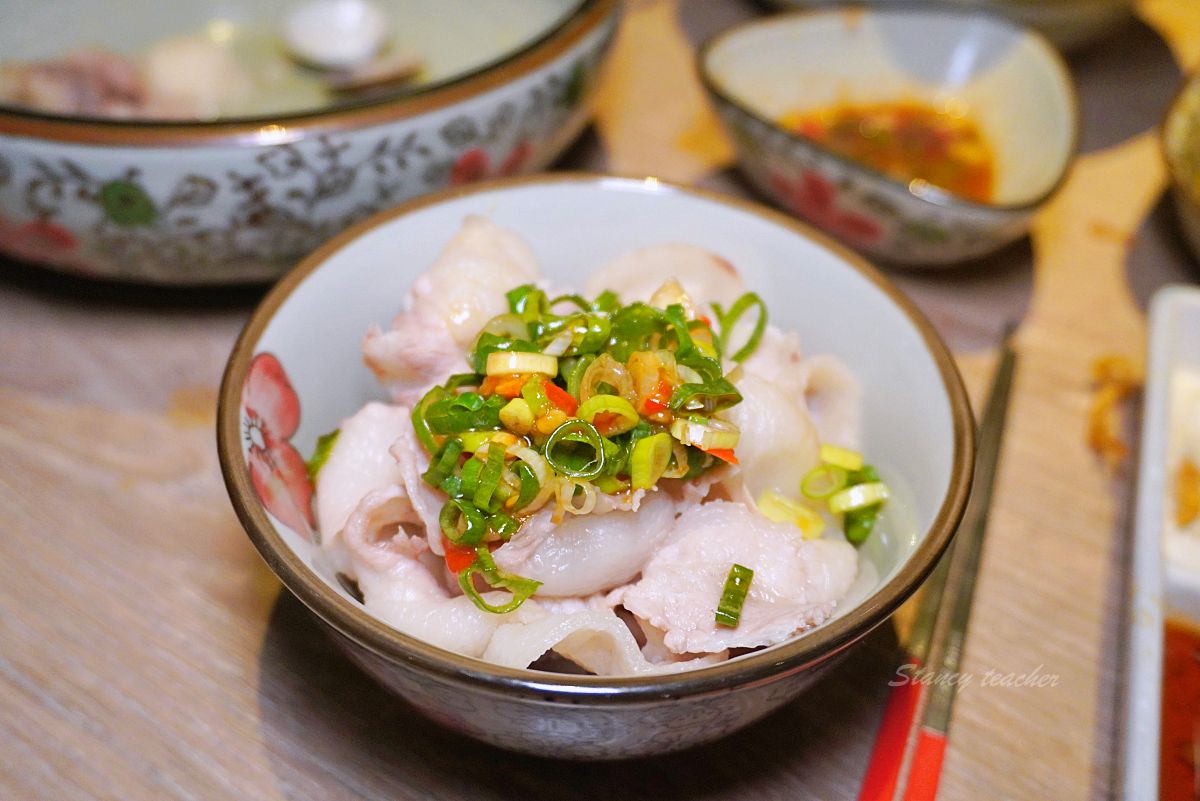 湯棧公益店｜台中公益路火鍋怎麼點？麻油雞鍋、剝皮辣椒鍋與宵夜心得