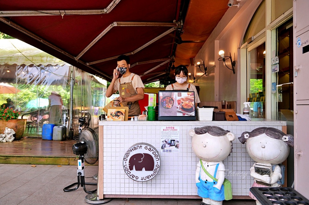 「象園咖啡內湖店」台北市唯一面碧湖景觀家庭餐廳生日月贈可愛緞帶小象鬆餅（新菜單）