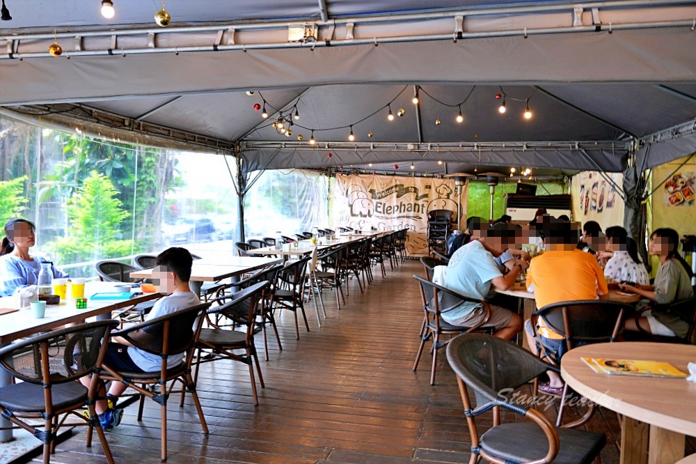 「象園咖啡內湖店」台北市唯一面碧湖景觀家庭餐廳生日月贈可愛緞帶小象鬆餅（新菜單）
