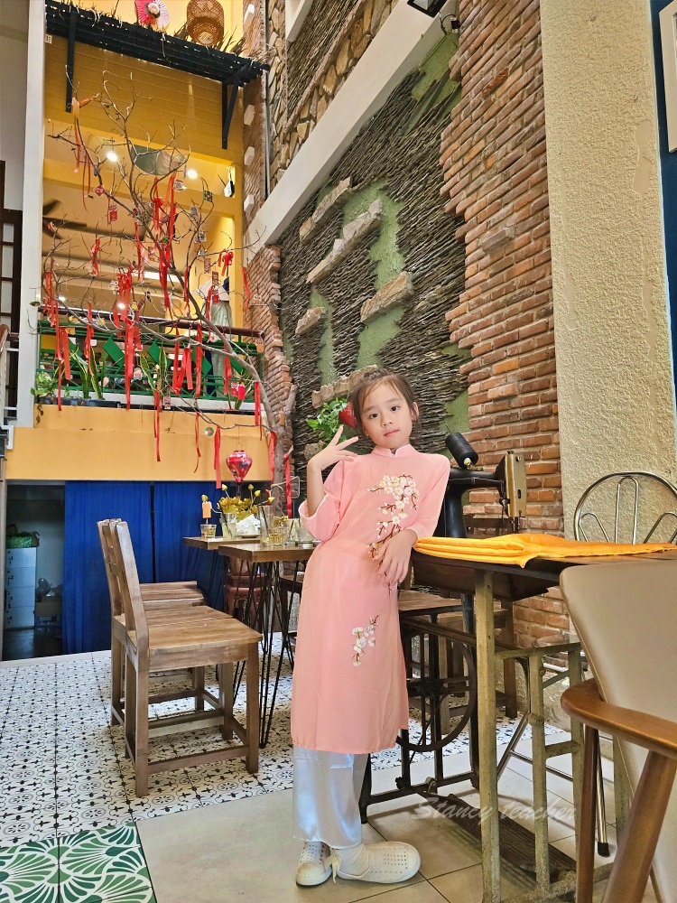 越南峴港奧黛服飾租借「越南峴港傳統服飾體驗」峴港咖啡店品嚐越南法國麵包+越式椰奶咖啡 越南峴港奧黛服飾租借「越南峴港傳統服飾體驗」峴港咖啡店品嚐越南法國麵包+越式椰奶咖啡