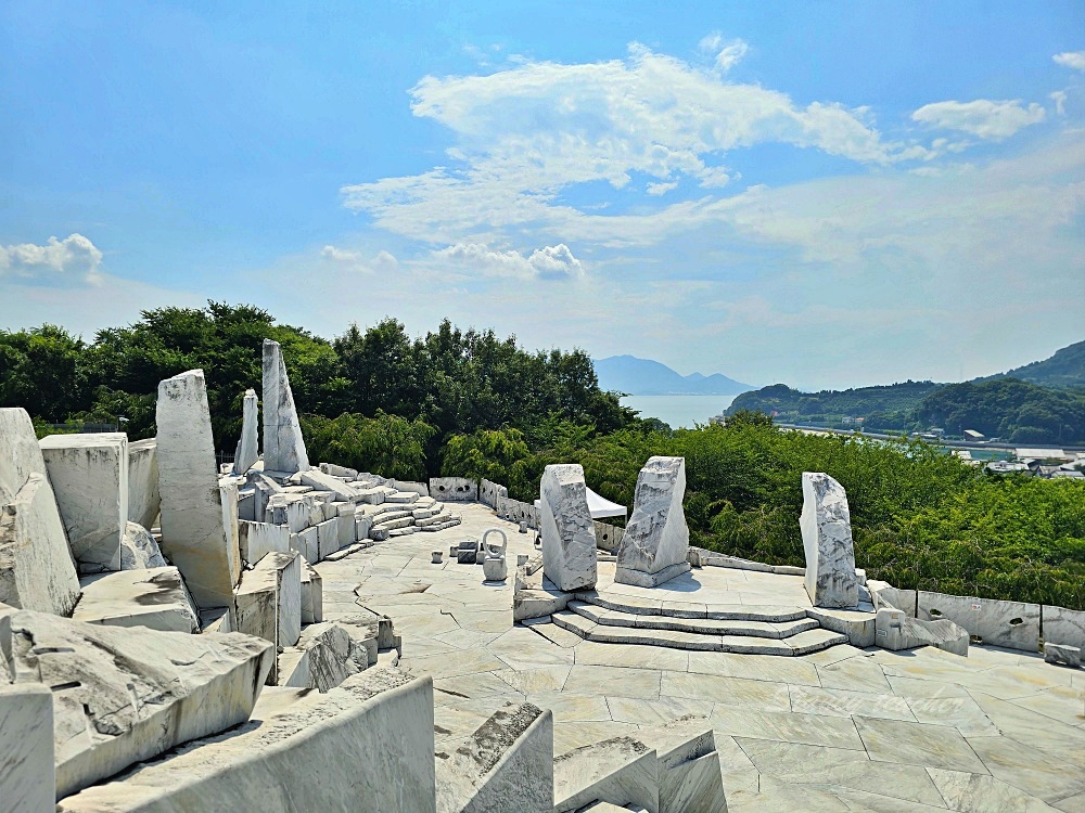 【廣島旅遊】廣島自由行景點「耕三寺-未來心之丘」戀戀希臘風走進白色大理石的夢幻國度太不可思議啦！