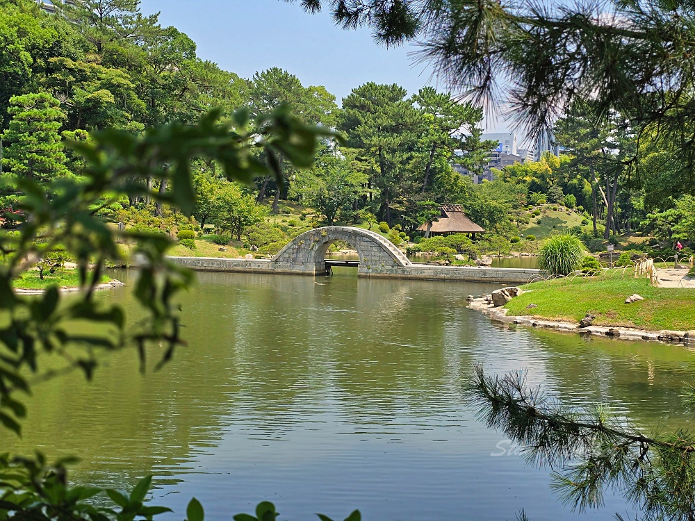 廣島縮景園｜廣島市區必訪日式庭園景點！交通門票＋跨虹橋拍照亮點一次整理