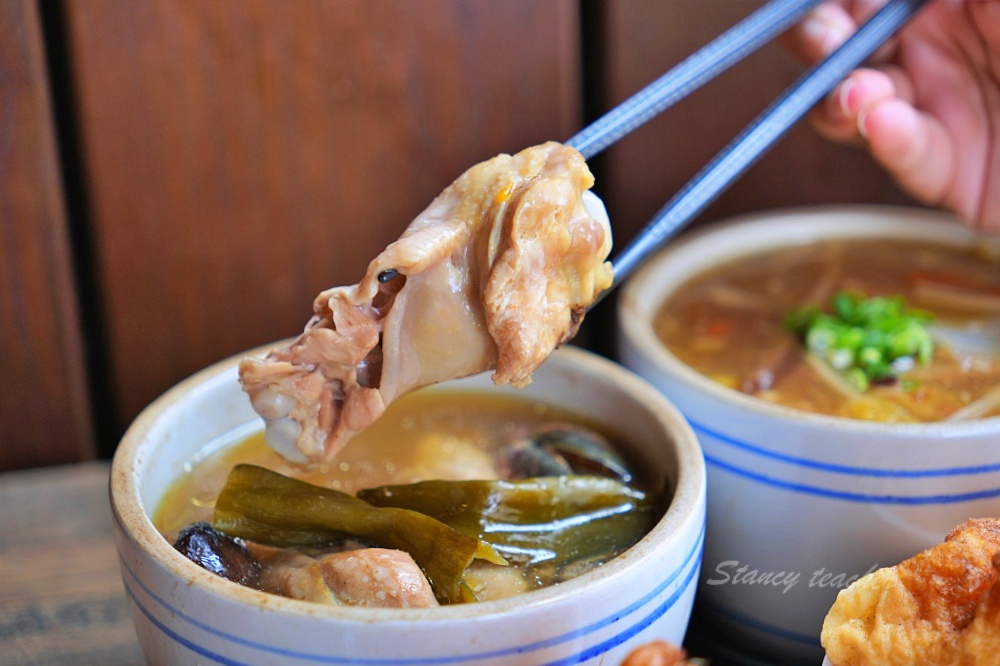 台北最好吃蝦仁飯「北門-蝦仁飯·煲湯」炸蛋蝦仁飯搭配超有料剝皮辣椒雞湯好過癮 台北最好吃蝦仁飯「北門-蝦仁飯·煲湯」炸蛋蝦仁飯搭配超有料剝皮辣椒雞湯好過癮