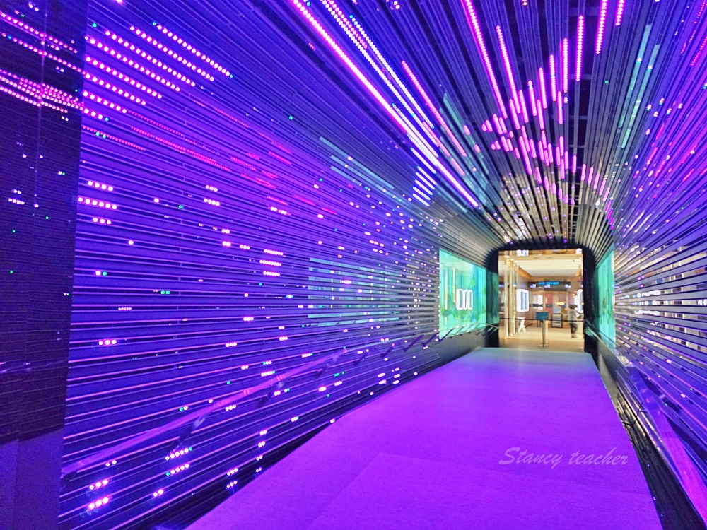 香港最高觀景台「香港Sky100」一覽維多利亞港百萬夜景Café 100雲朵下午茶太夢幻 香港最高觀景台「香港Sky100」一覽維多利亞港百萬夜景Café 100雲朵下午茶太夢幻