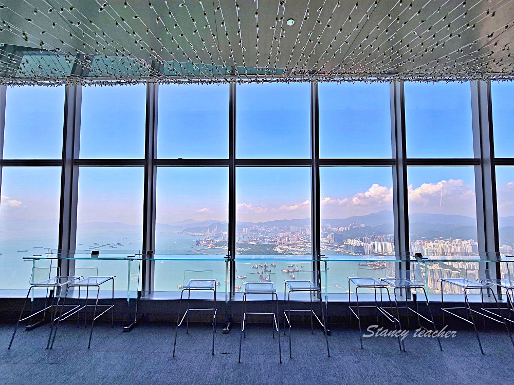 香港最高觀景台「香港Sky100」一覽維多利亞港百萬夜景Café 100雲朵下午茶太夢幻