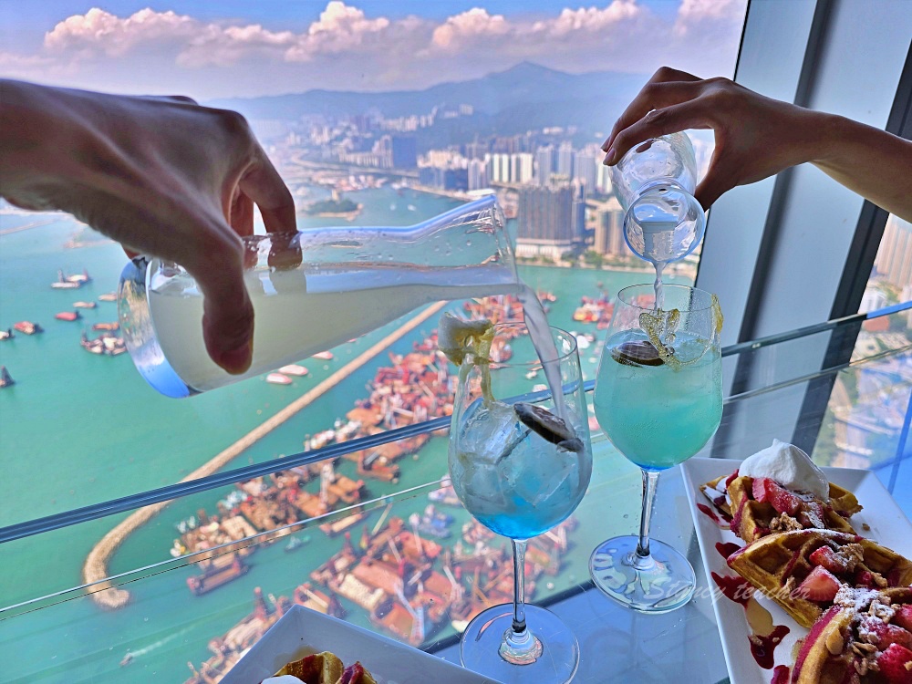 香港最高觀景台「香港Sky100」一覽維多利亞港百萬夜景Café 100雲朵下午茶太夢幻