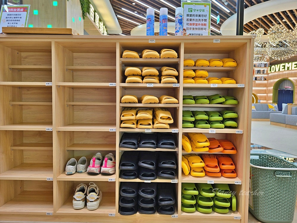 「樂米樂園新店北美館」新店裕隆城新開幕超夢幻百萬球池450坪室小孩放電好所在