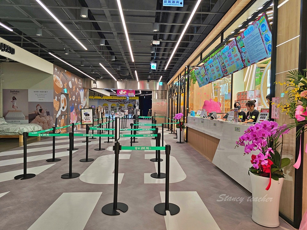 「樂米樂園新店北美館」新店裕隆城新開幕超夢幻百萬球池450坪室小孩放電好所在