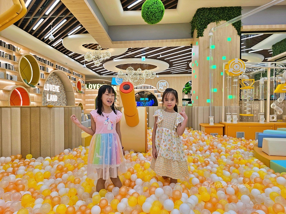 「樂米樂園新店北美館」新店裕隆城新開幕超夢幻百萬球池450坪室小孩放電好所在