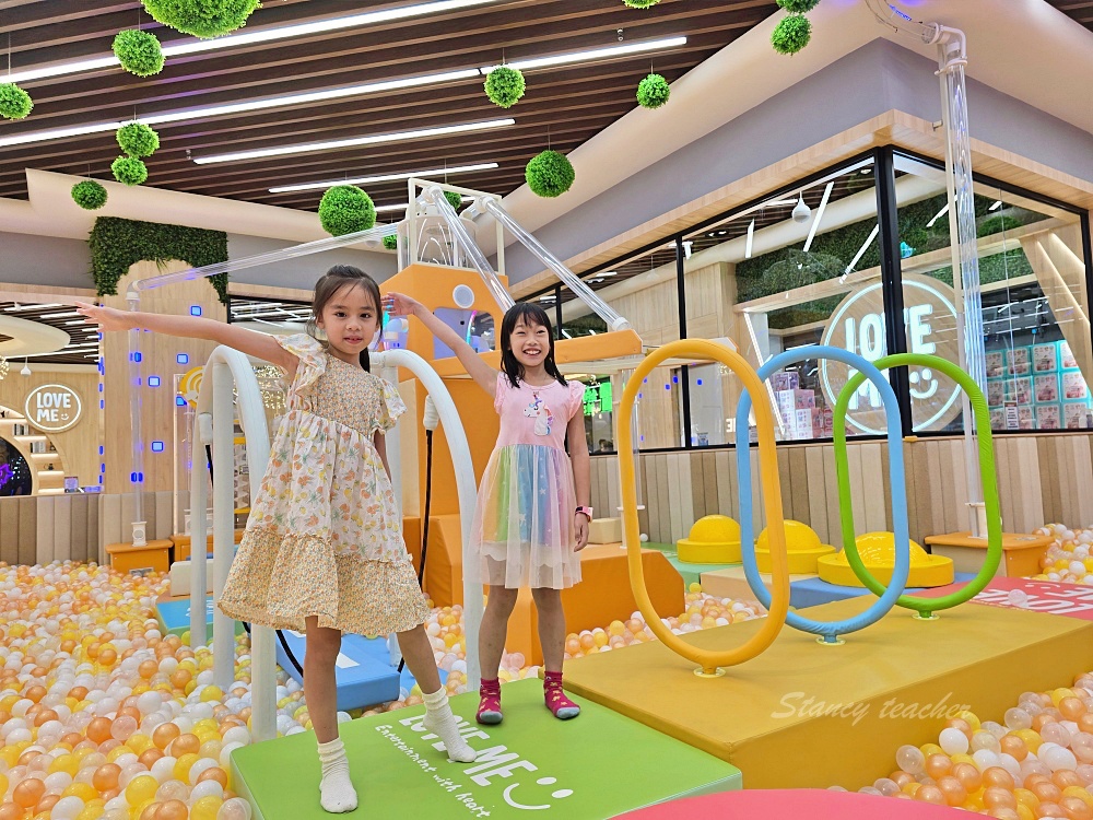 「樂米樂園新店北美館」新店裕隆城新開幕超夢幻百萬球池450坪室小孩放電好所在