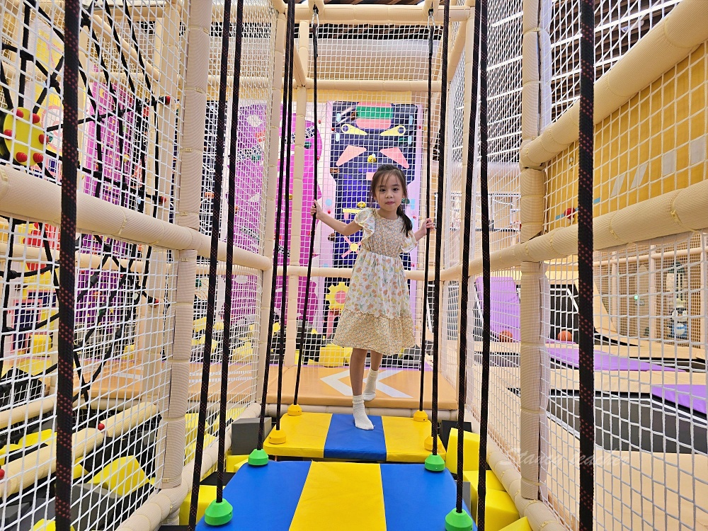 「樂米樂園新店北美館」新店裕隆城新開幕超夢幻百萬球池450坪室小孩放電好所在