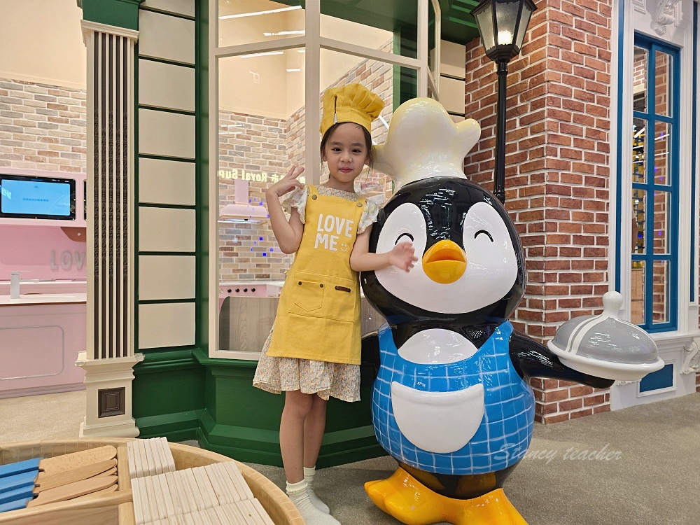 「樂米樂園新店北美館」新店裕隆城新開幕超夢幻百萬球池450坪室小孩放電好所在