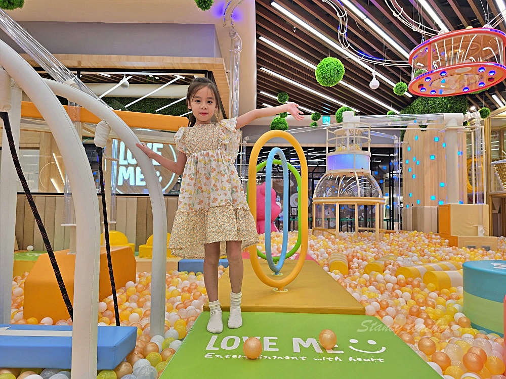 「樂米樂園新店北美館」新店裕隆城新開幕超夢幻百萬球池450坪室小孩放電好所在