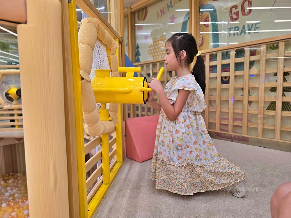 「樂米樂園新店北美館」新店裕隆城新開幕超夢幻百萬球池450坪室小孩放電好所在
