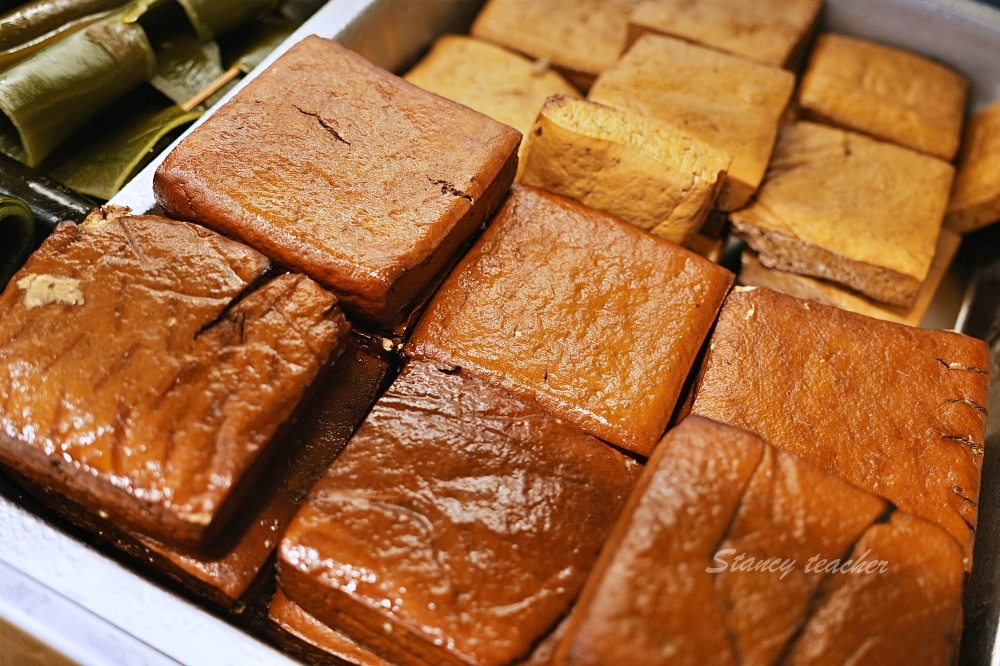 九添福牛肉麵，超扯無敵肉量大碗公牛肉麵超滿足（米其林必比登推薦）