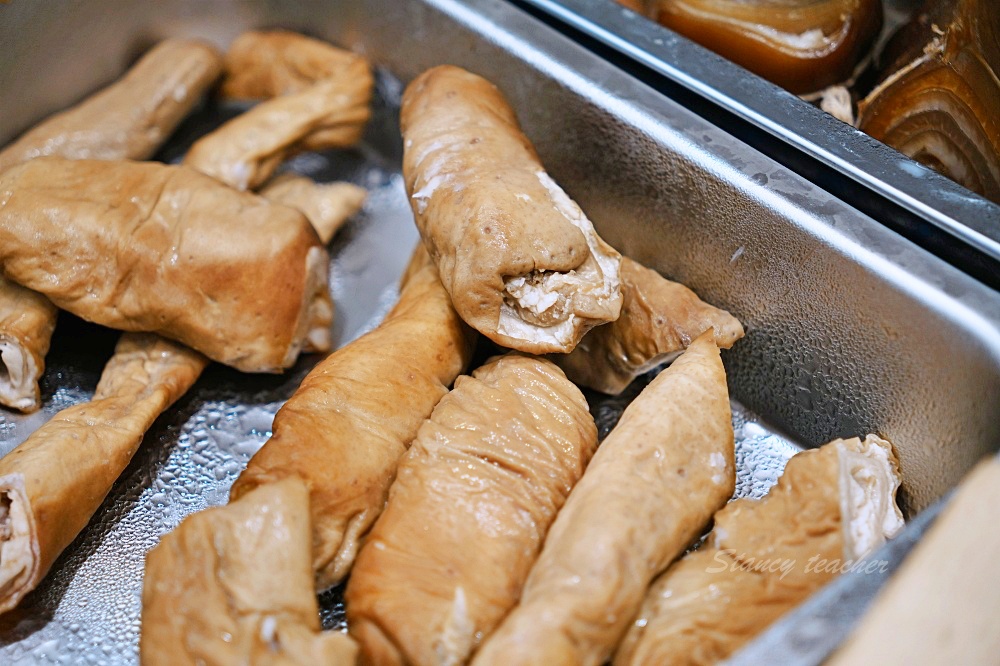九添福牛肉麵，超扯無敵肉量大碗公牛肉麵超滿足（米其林必比登推薦）