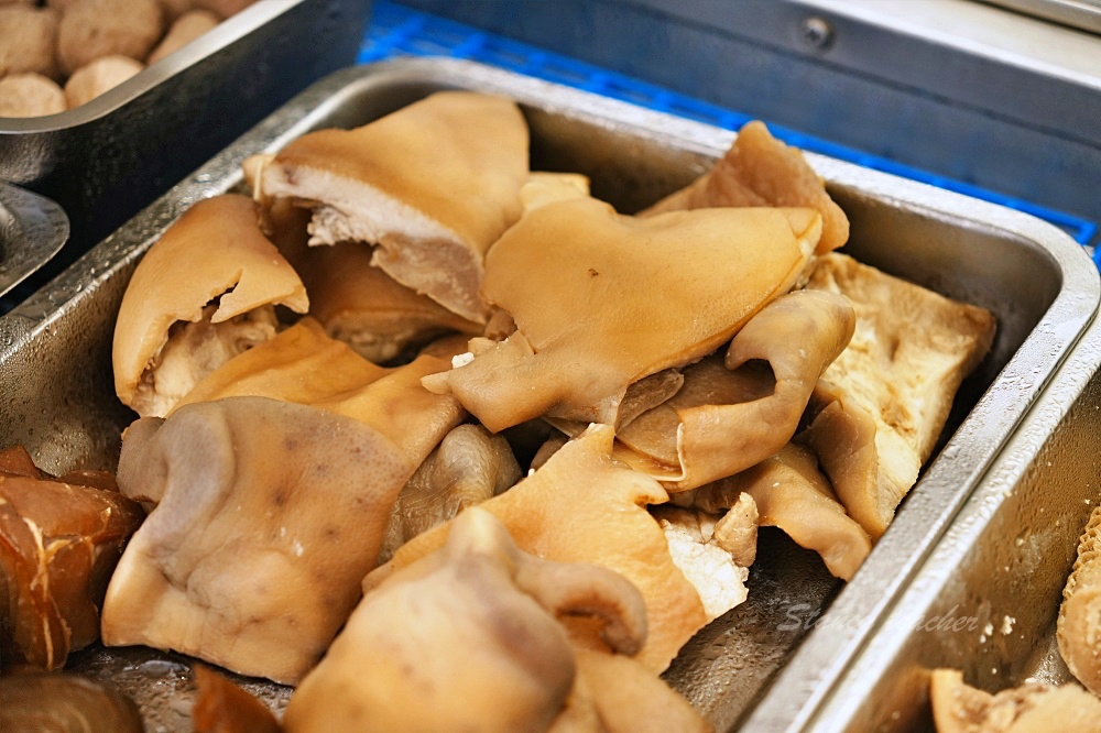 九添福牛肉麵，超扯無敵肉量大碗公牛肉麵超滿足（米其林必比登推薦）