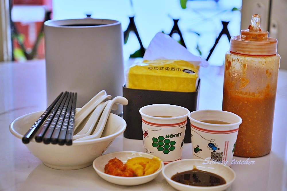 九添福牛肉麵,超扯無敵肉量大碗公牛肉麵超滿足(米其林必比登推薦) 九添福牛肉麵,超扯無敵肉量大碗公牛肉麵超滿足(米其林必比登推薦)