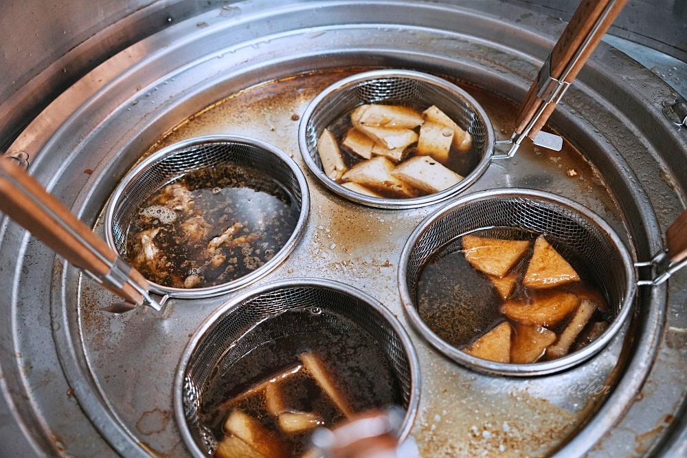 九添福牛肉麵，超扯無敵肉量大碗公牛肉麵超滿足（米其林必比登推薦）