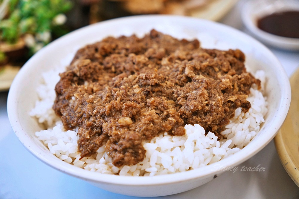 九添福牛肉麵，超扯無敵肉量大碗公牛肉麵超滿足（米其林必比登推薦）