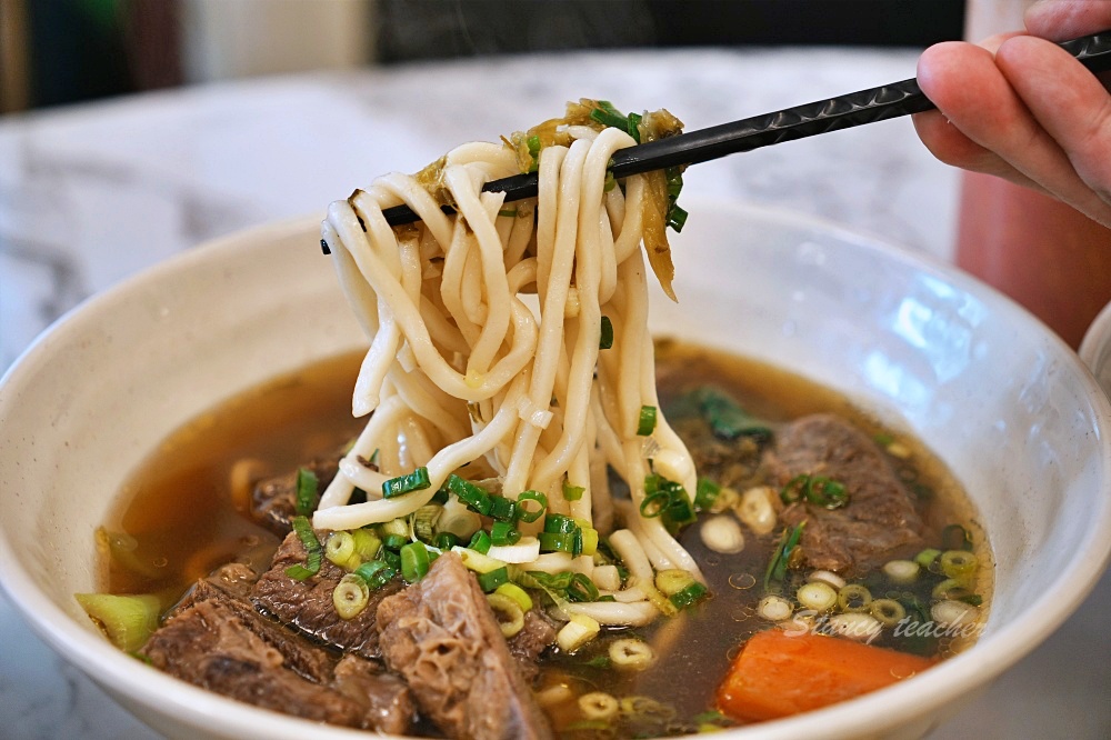 九添福牛肉麵,超扯無敵肉量大碗公牛肉麵超滿足(米其林必比登推薦) 九添福牛肉麵,超扯無敵肉量大碗公牛肉麵超滿足(米其林必比登推薦)