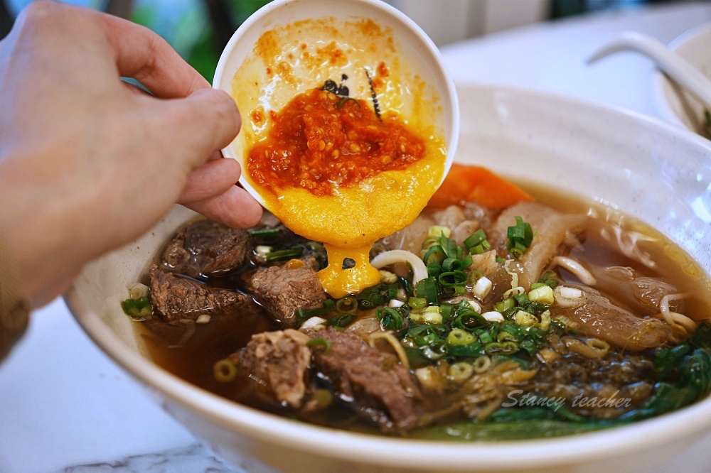 九添福牛肉麵,超扯無敵肉量大碗公牛肉麵超滿足(米其林必比登推薦) 九添福牛肉麵,超扯無敵肉量大碗公牛肉麵超滿足(米其林必比登推薦)