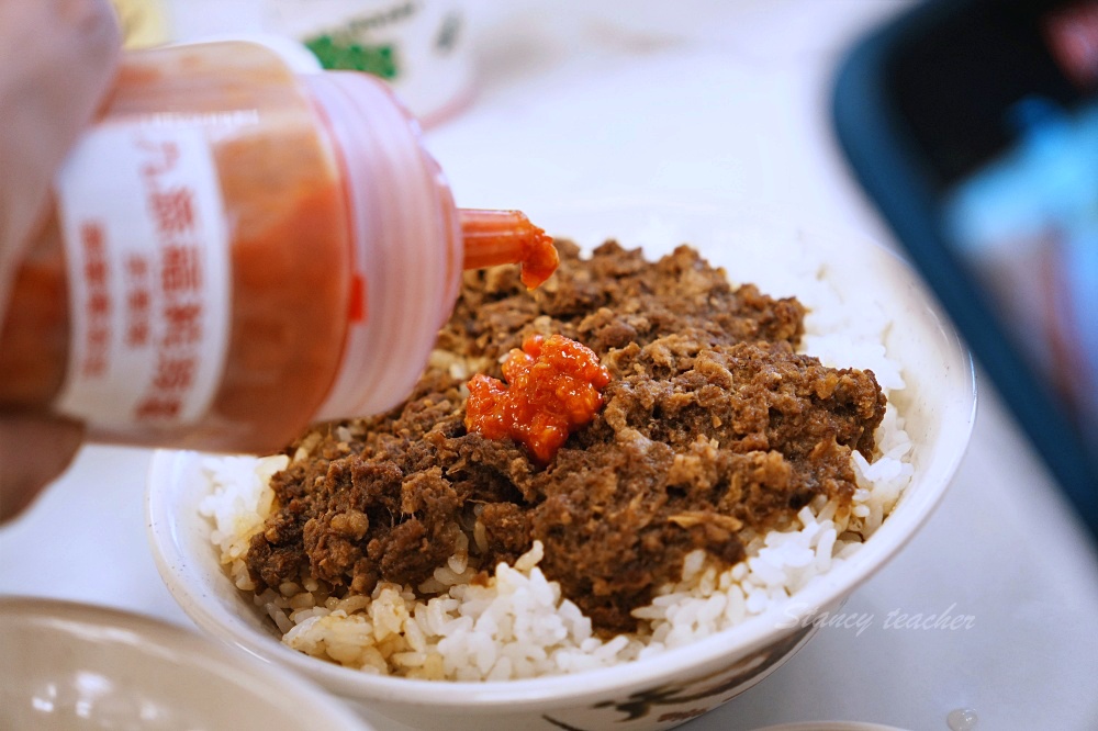 九添福牛肉麵,超扯無敵肉量大碗公牛肉麵超滿足(米其林必比登推薦) 九添福牛肉麵,超扯無敵肉量大碗公牛肉麵超滿足(米其林必比登推薦)
